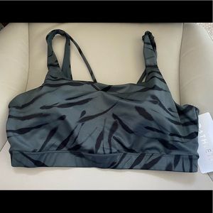 Athleta D-DD Sports Bra